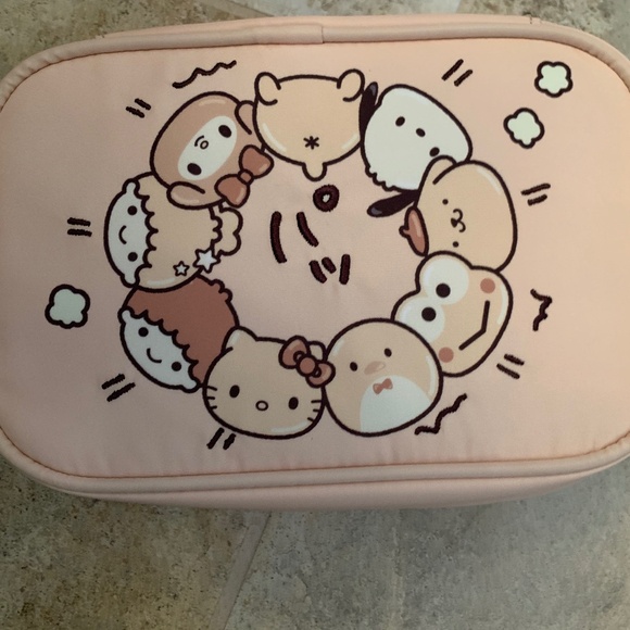NWT HELLO KITTY & Friends Bread Makeup Bag beige mirror cute 8” x 5" Bioworld - Picture 1 of 13